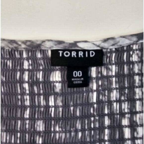 Torrid 00 M / L grey white tie-dye boho peasant blouse career casual tunic light - Picture 6 of 8